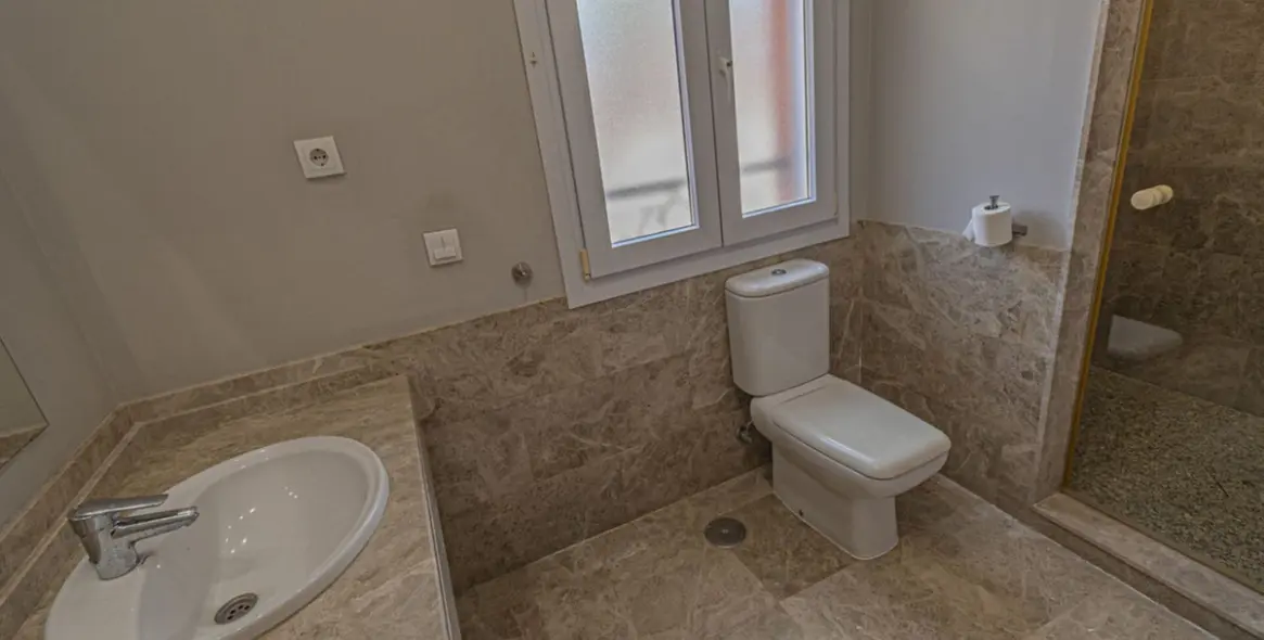 Alquiler a largo plazo de villa independiente en Marbella 30