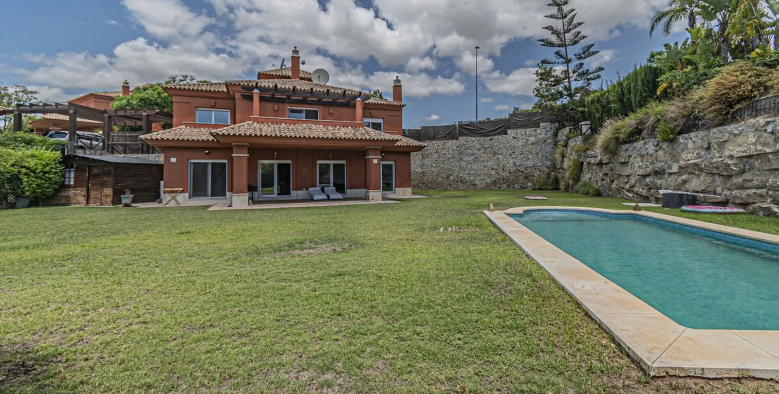 Sale of detached villa in Marbella 4