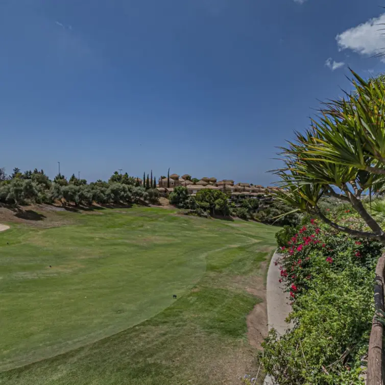 Sale of detached villa in Marbella