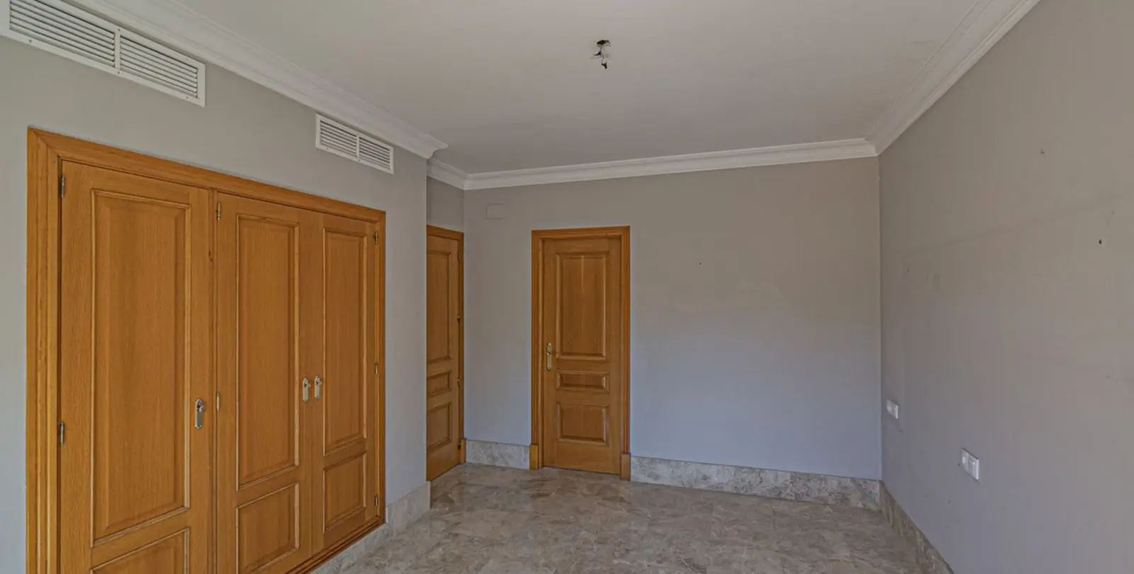 Sale of detached villa in Marbella 22