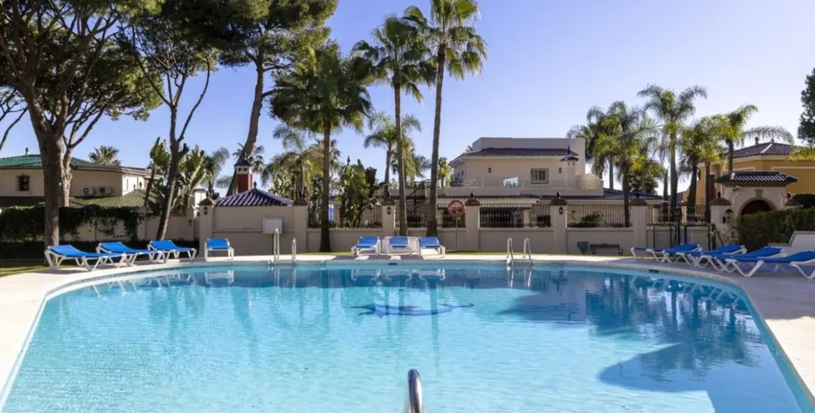 Продажа двухуровневого пентхауса в Puerto Banús 6