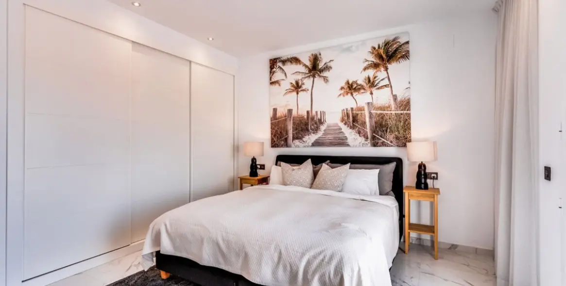 Продажа двухуровневого пентхауса в Puerto Banús 16