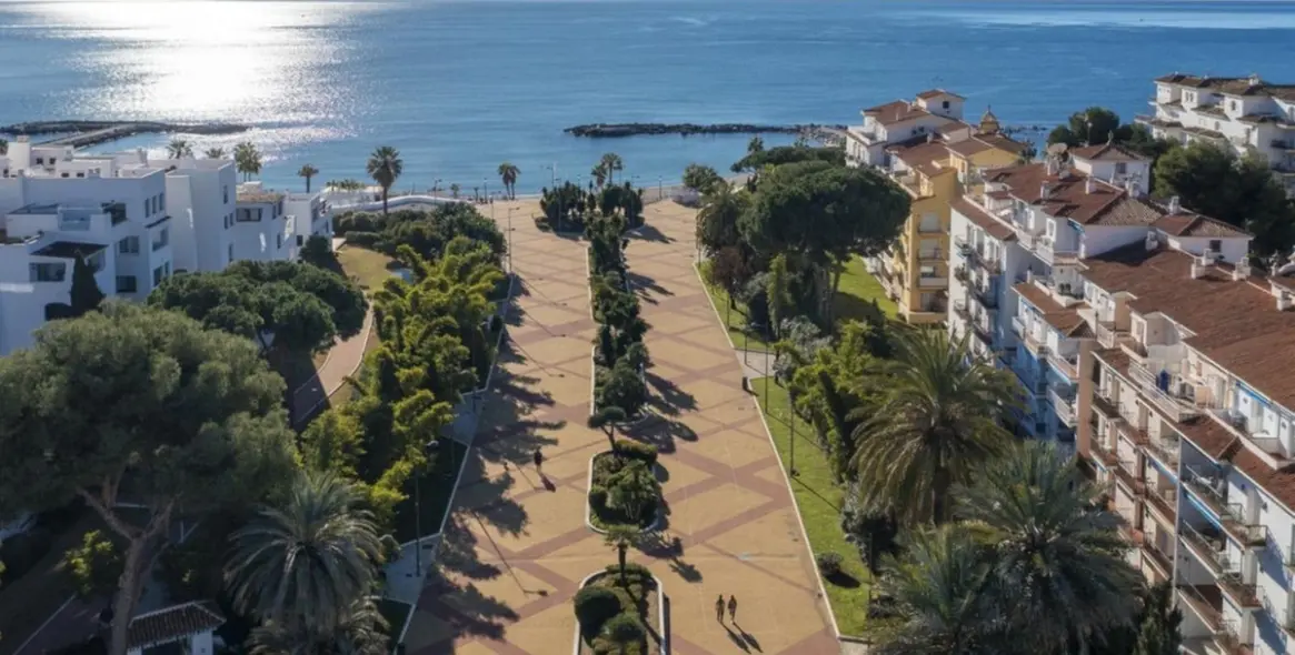 Sale of penthouse duplex in Puerto Banús 26