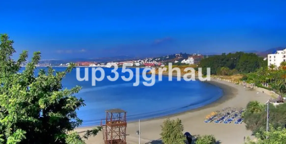 Venta de villa independiente en Estepona 1