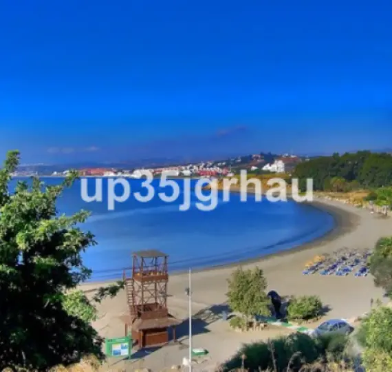 Venta de villa independiente en Estepona