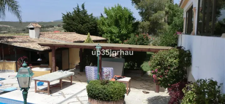 Venta de villa independiente en Estepona 2