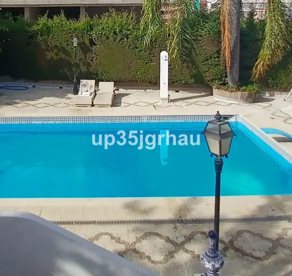 Venta de villa independiente en Estepona