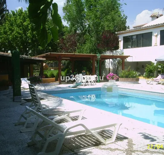 Venta de villa independiente en Estepona