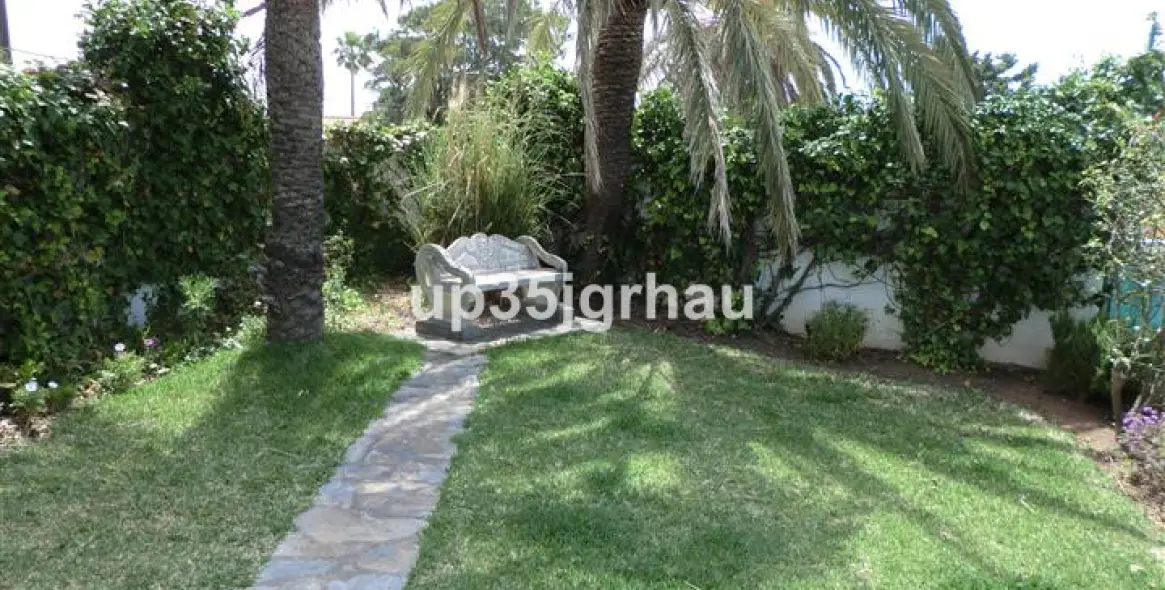 Venta de villa independiente en Estepona 23