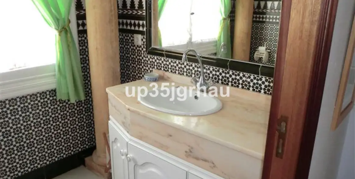 Venta de villa independiente en Estepona 31