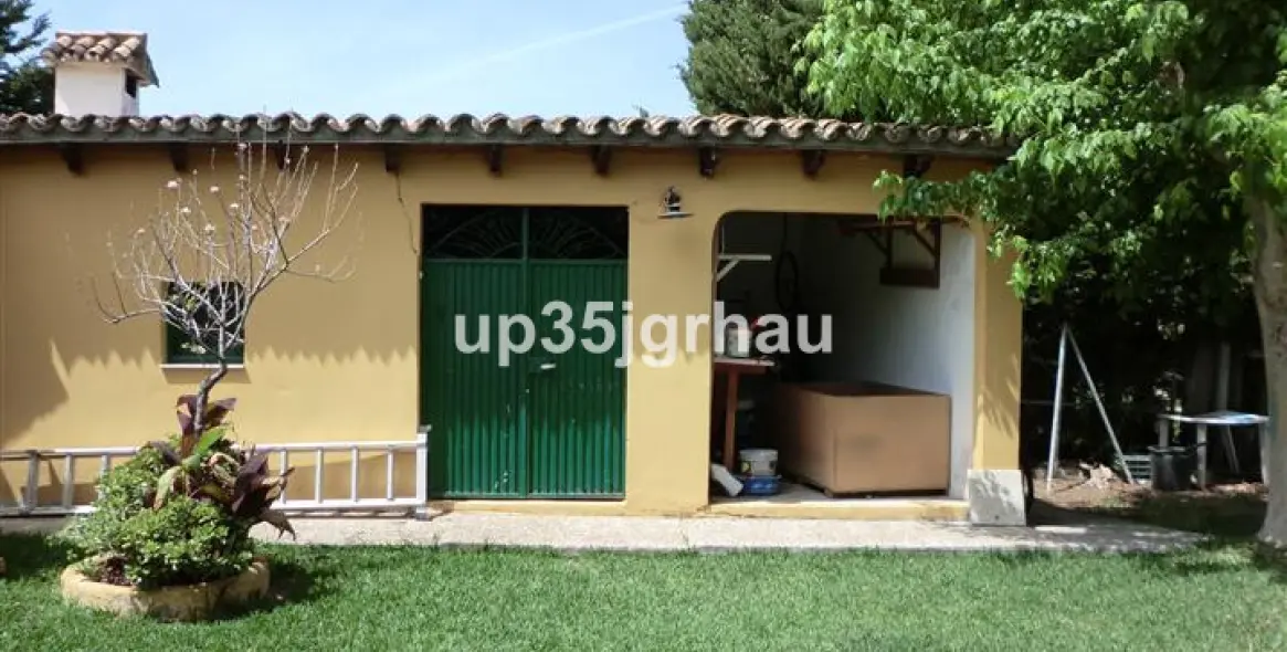 Venta de villa independiente en Estepona 35