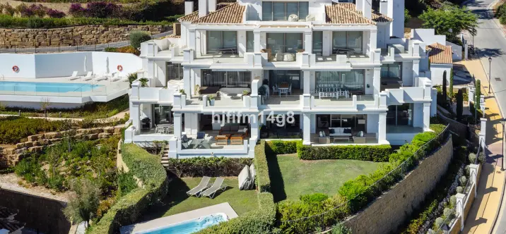 Продажа апартаментов на среднем этаже в Nueva Andalucía 1