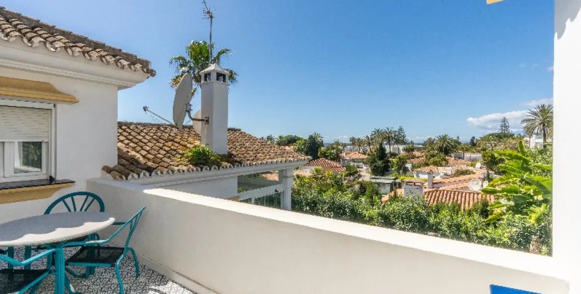 Продажа  отдельно стоящей виллы в Marbesa 8