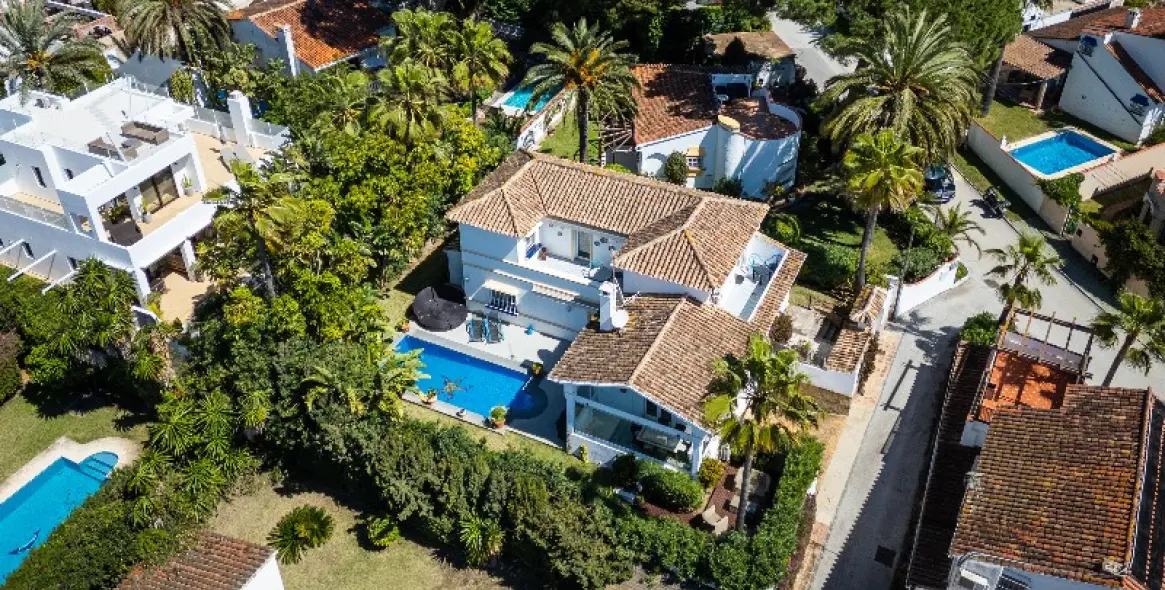 Продажа  отдельно стоящей виллы в Marbesa 14