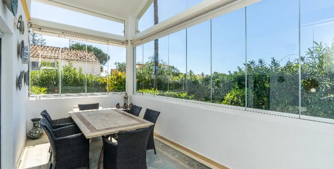 Продажа  отдельно стоящей виллы в Marbesa 20