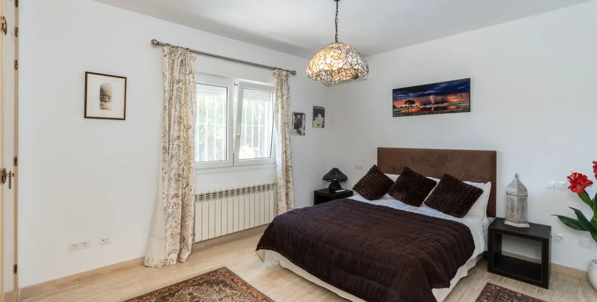 Продажа  отдельно стоящей виллы в Marbesa 31