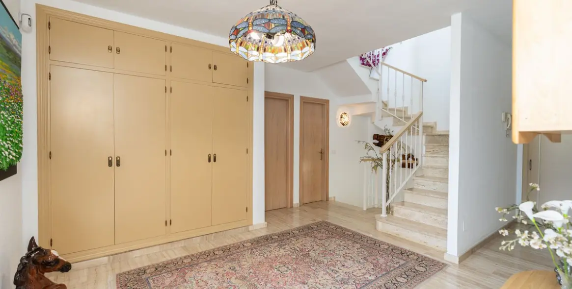 Продажа  отдельно стоящей виллы в Marbesa 42