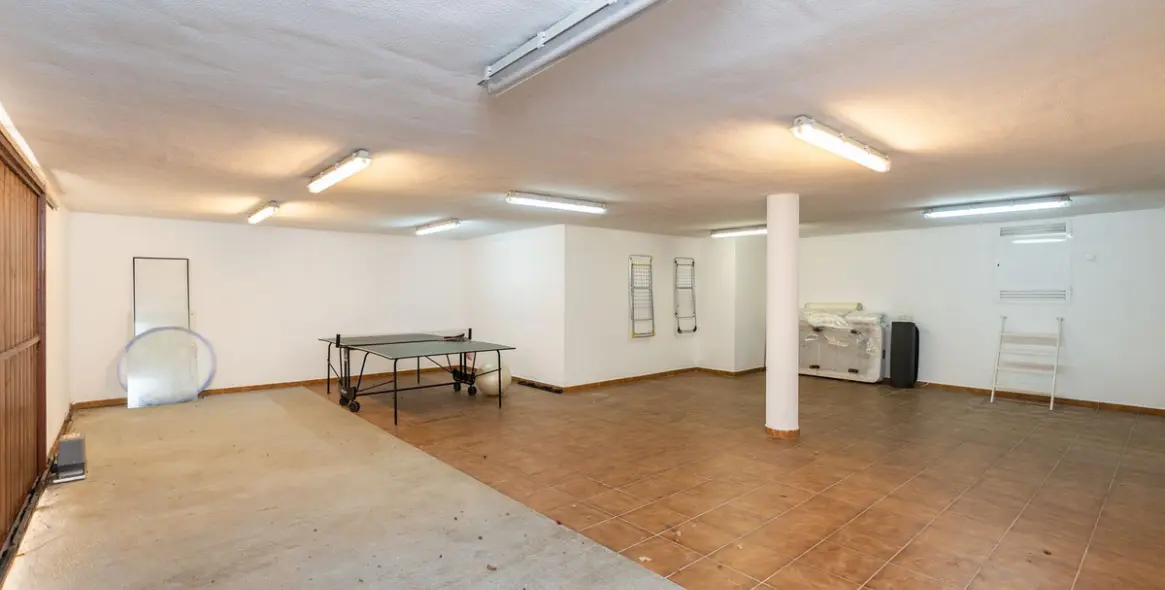 Продажа  отдельно стоящей виллы в Marbesa 48