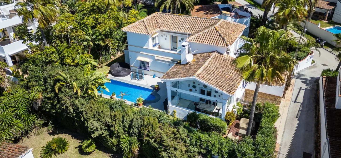 Sale of detached villa in Marbesa 0