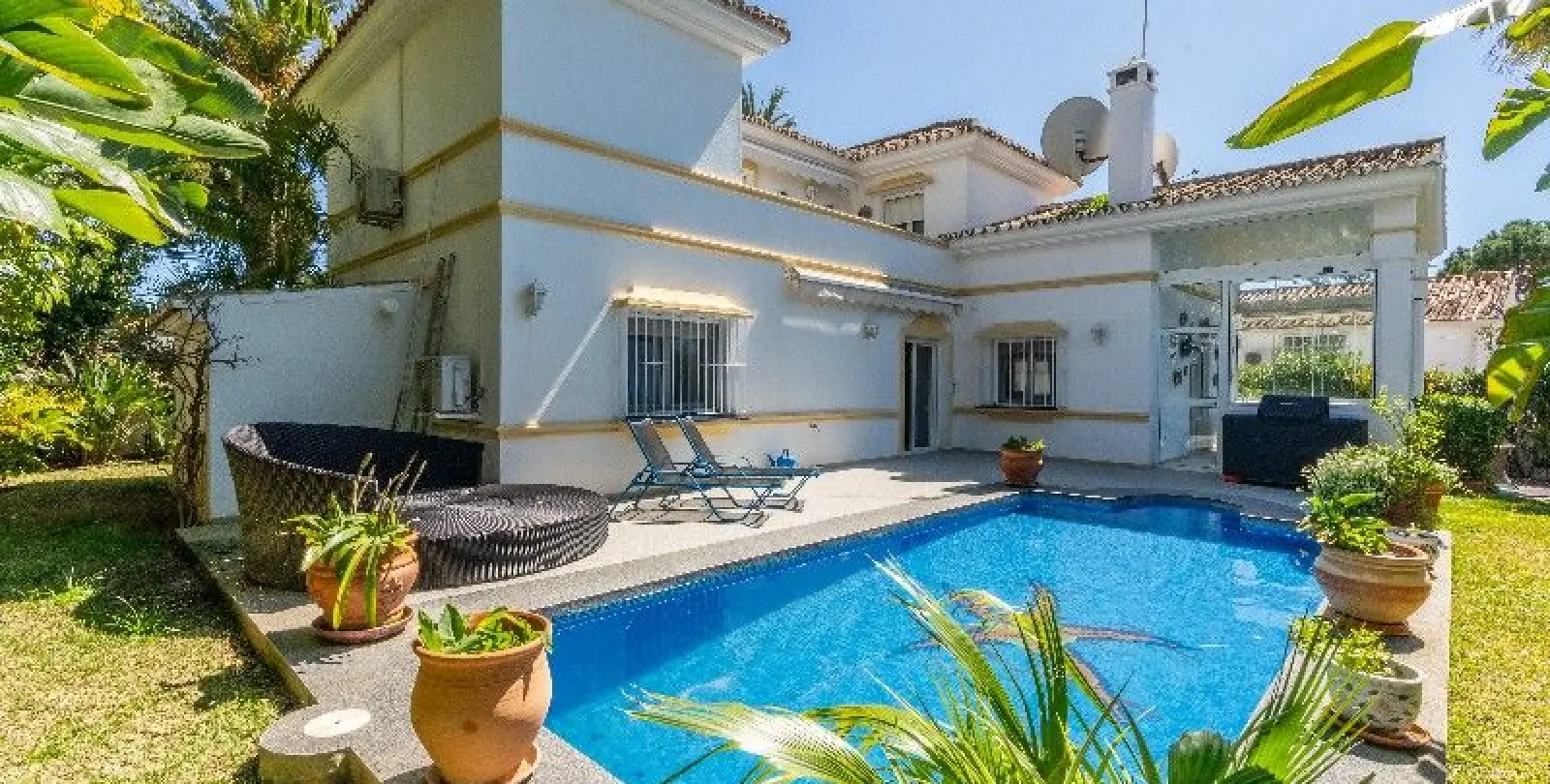 Venta de villa independiente en Marbesa 27