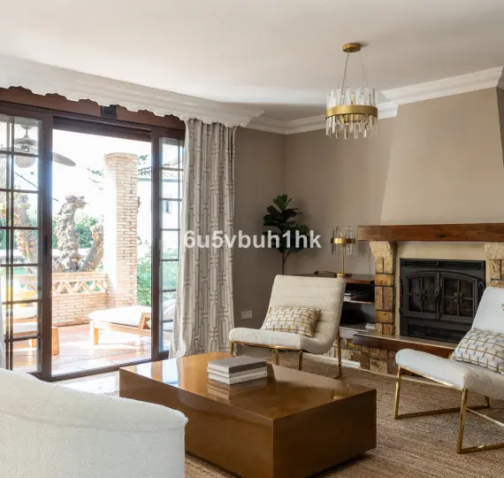 Venta de villa independiente en Linda Vista Baja