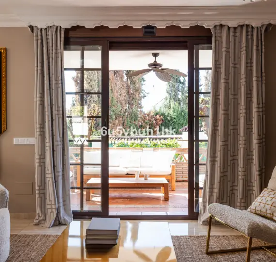 Venta de villa independiente en Linda Vista Baja