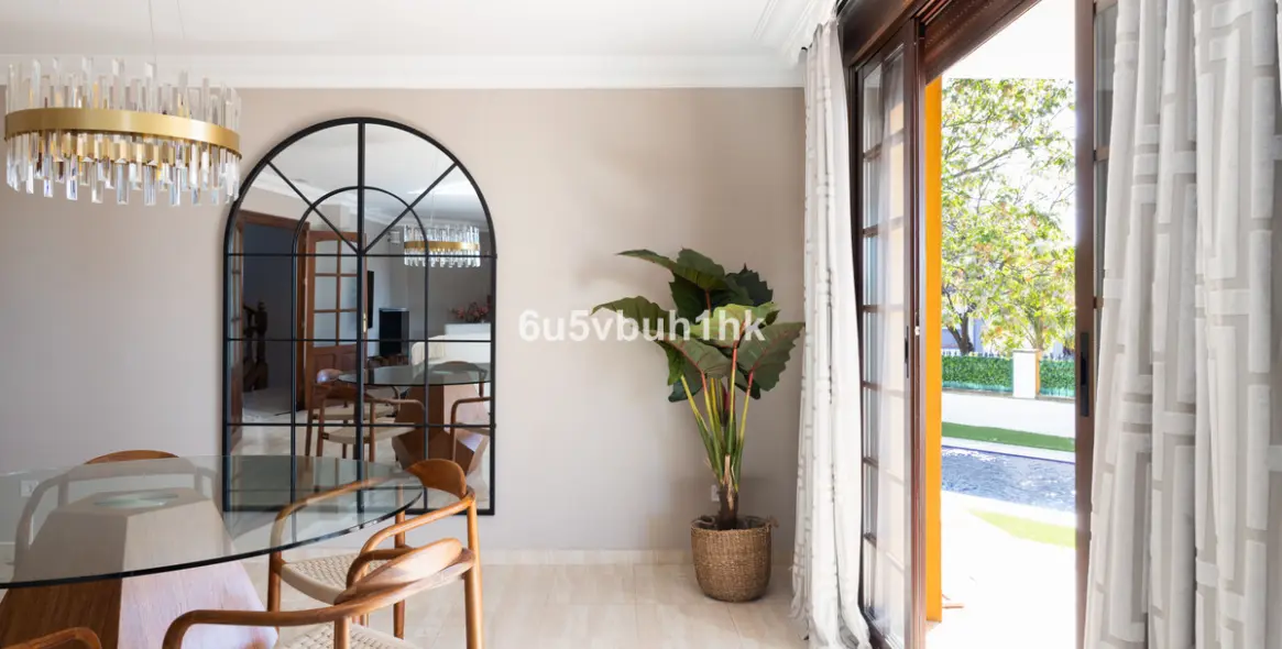 Venta de villa independiente en Linda Vista Baja 8