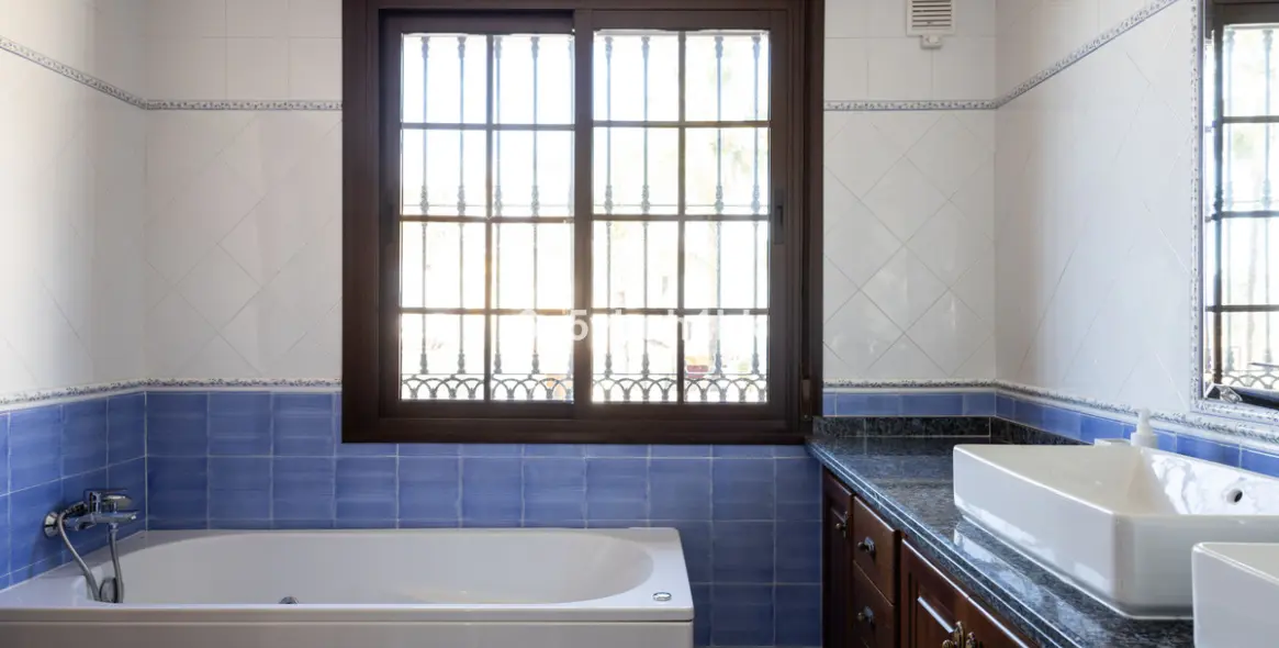 Venta de villa independiente en Linda Vista Baja 21