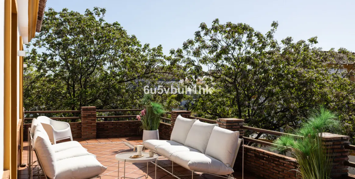 Venta de villa independiente en Linda Vista Baja 30