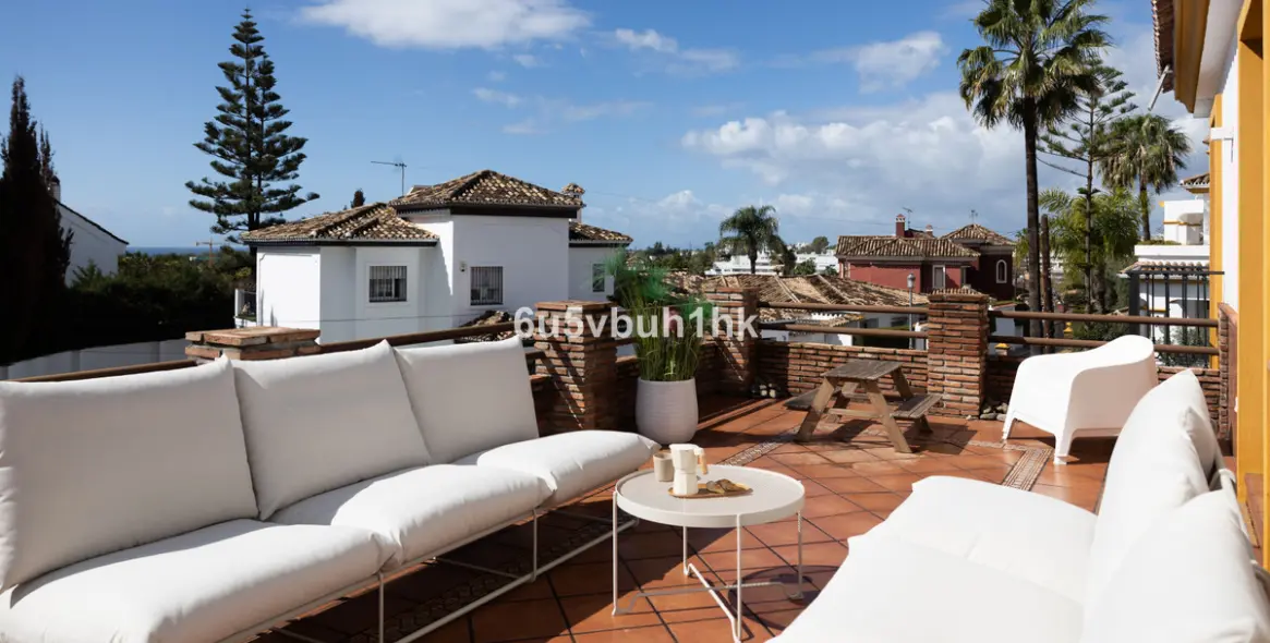 Venta de villa independiente en Linda Vista Baja 31