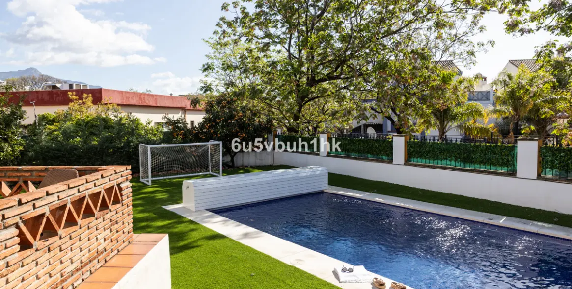 Venta de villa independiente en Linda Vista Baja 37