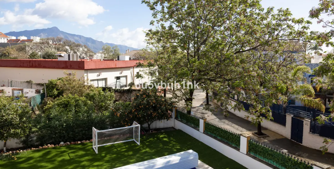 Venta de villa independiente en Linda Vista Baja 39