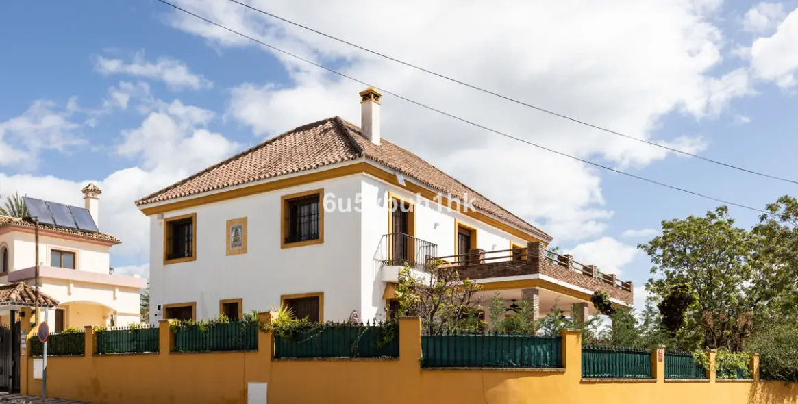 Venta de villa independiente en Linda Vista Baja 43