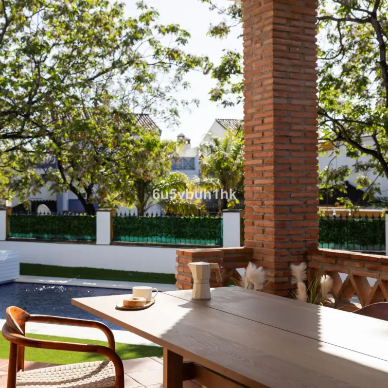 Venta de villa independiente en Linda Vista Baja