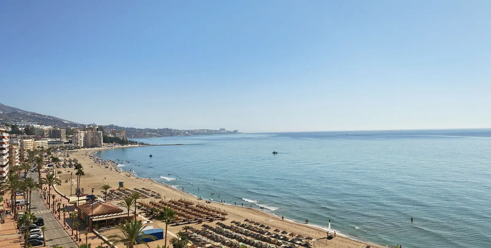 Venta de apartamento en planta media en Fuengirola 1