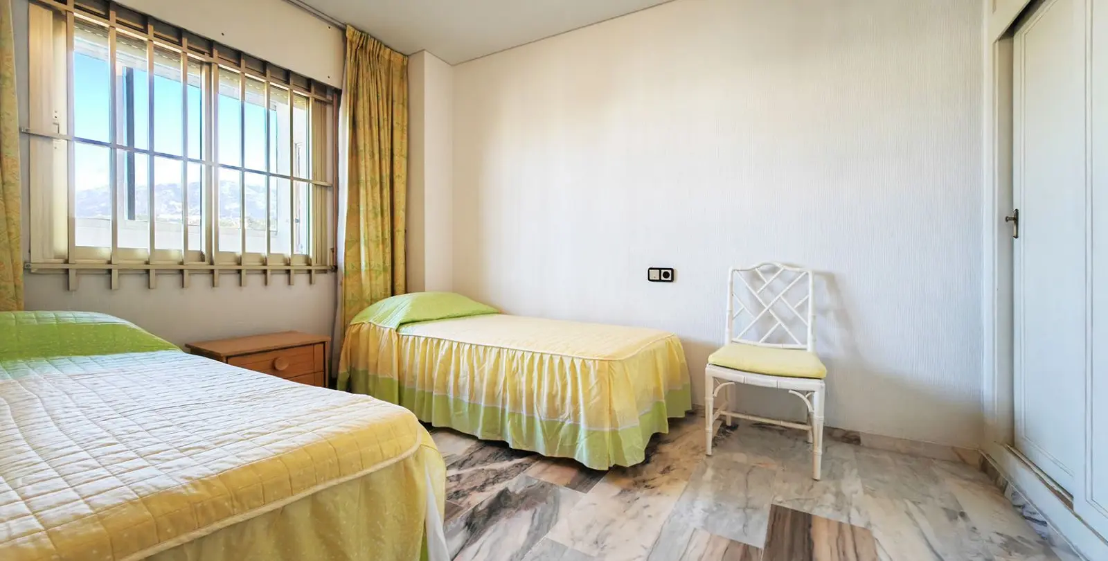 Venta de apartamento en planta media en Fuengirola 17