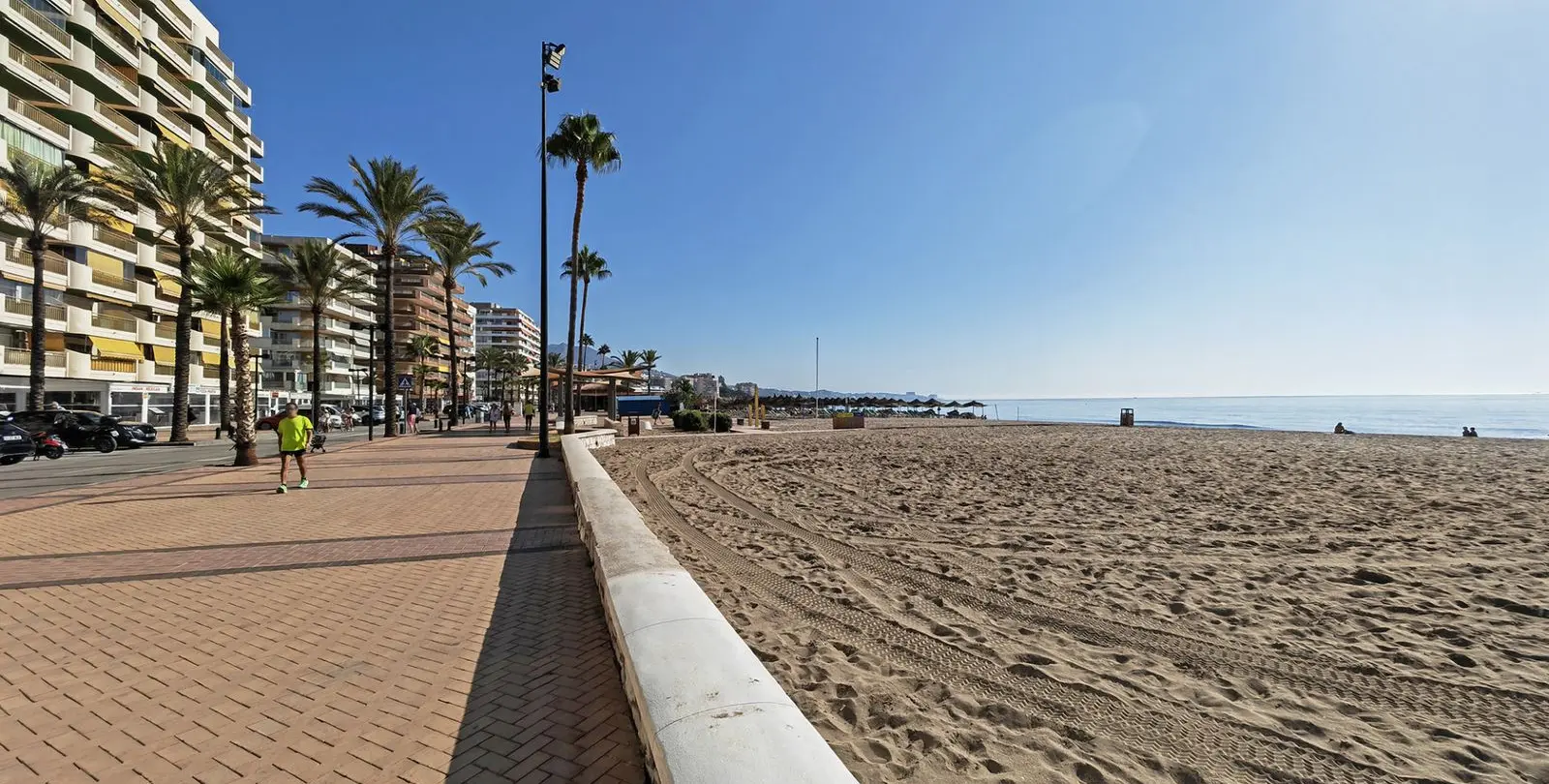 Venta de apartamento en planta media en Fuengirola 24