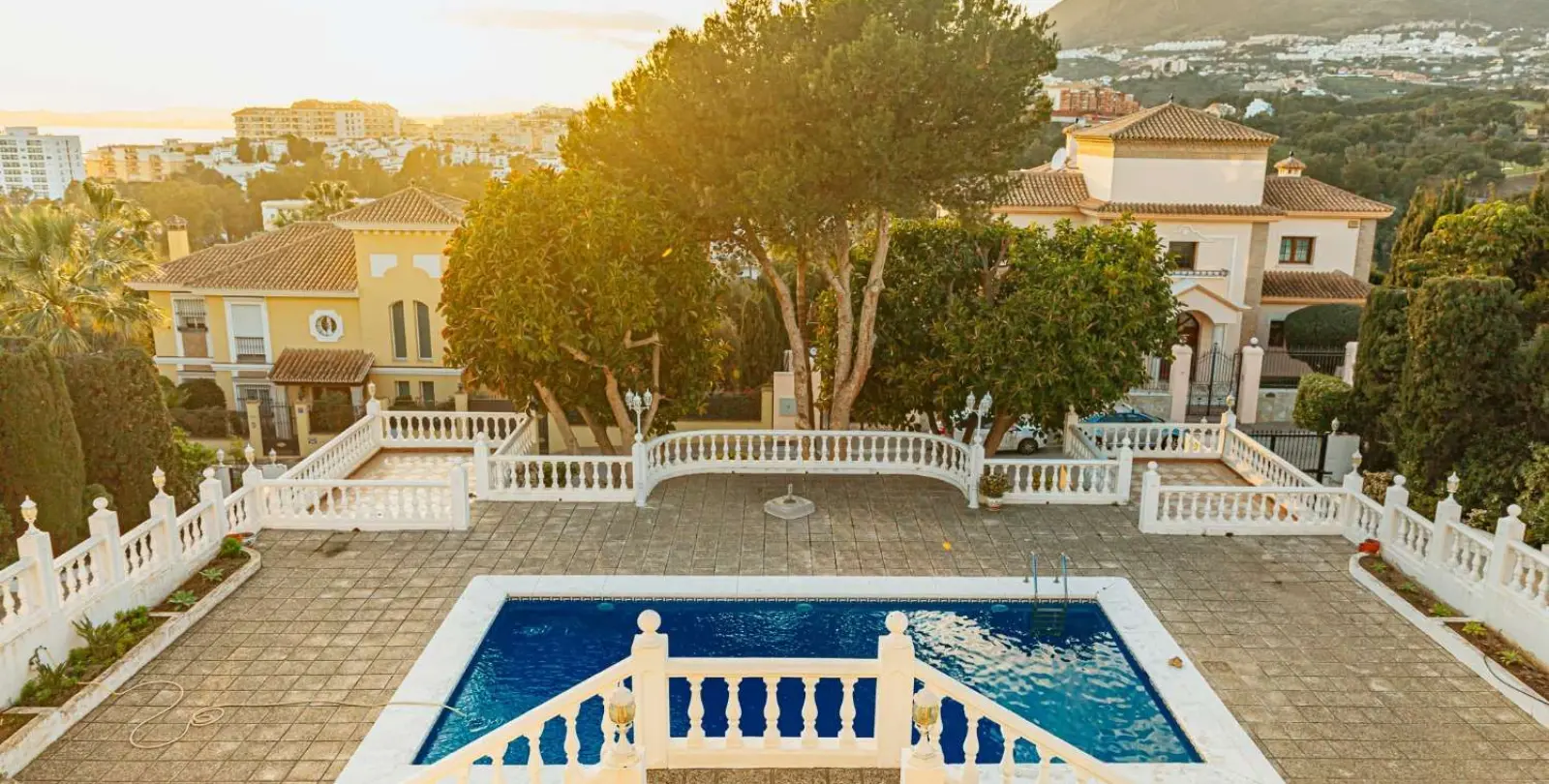 Sale of detached villa in Benalmadena 1