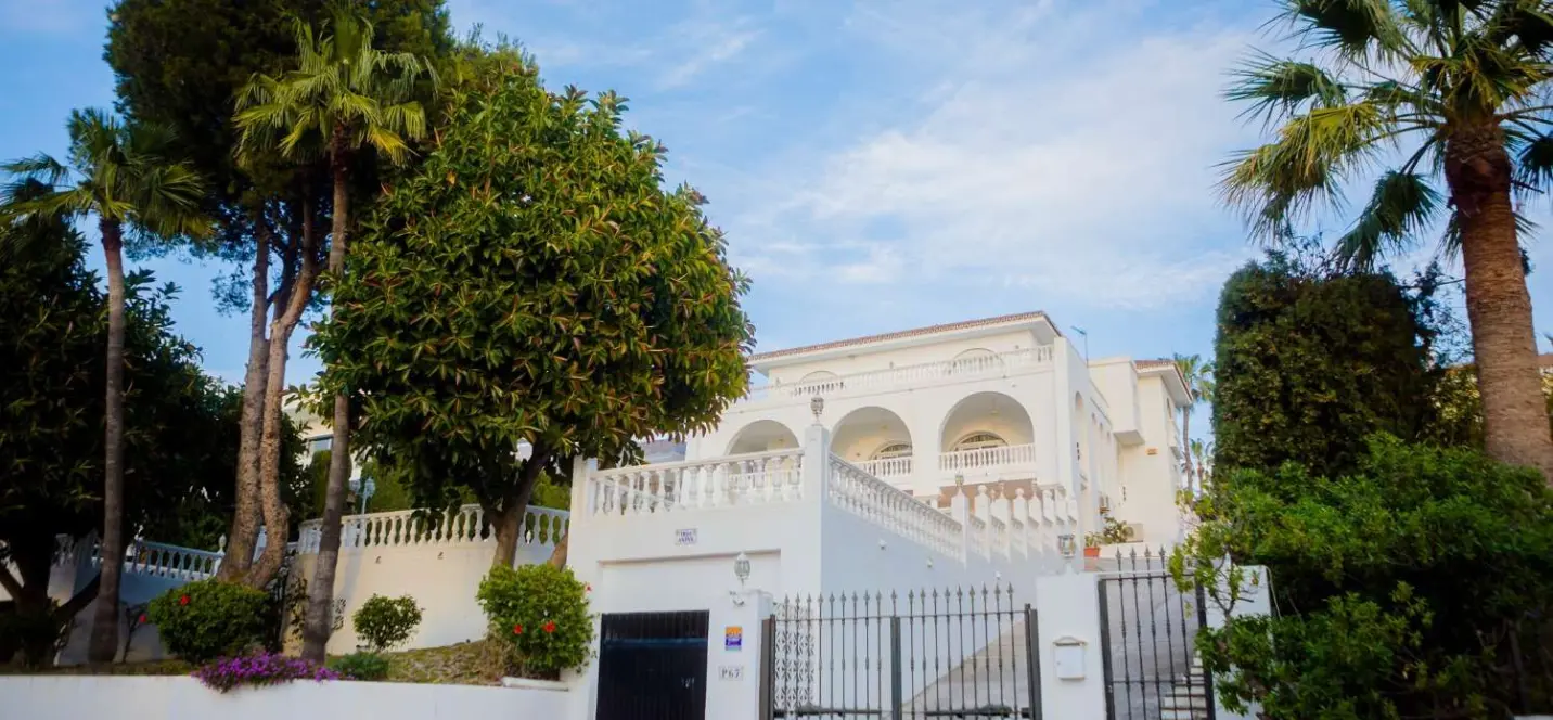 Sale of detached villa in Benalmadena 2