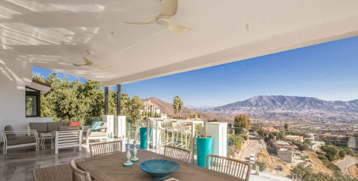 Продажа  отдельно стоящей виллы в Marbella East (район La Mairena) 2