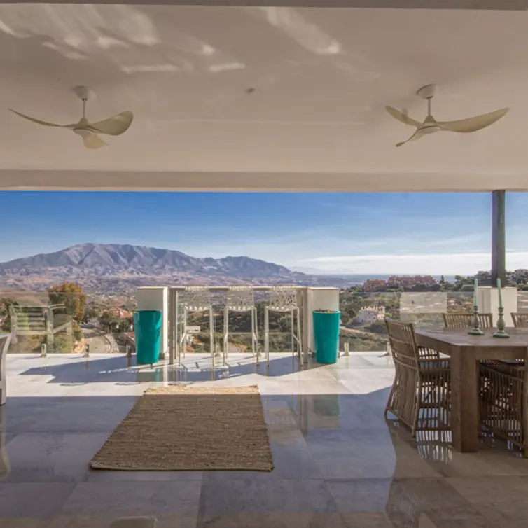 Sale of detached villa in La Mairena