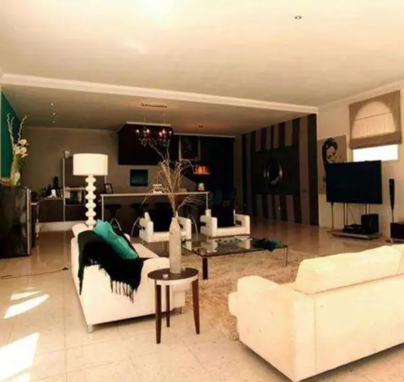 Venta de villa independiente en Nueva Andalucía