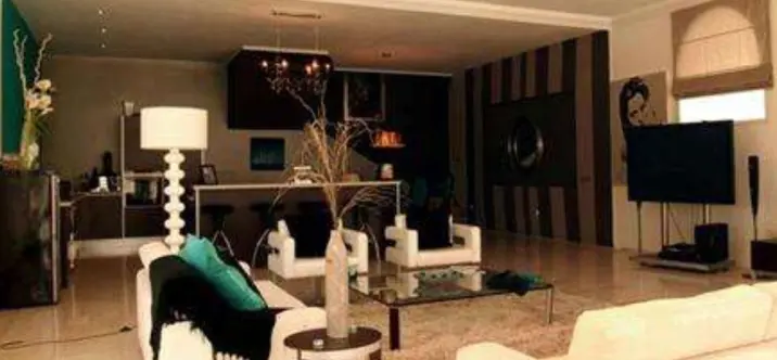 Venta de villa independiente en Nueva Andalucía 1