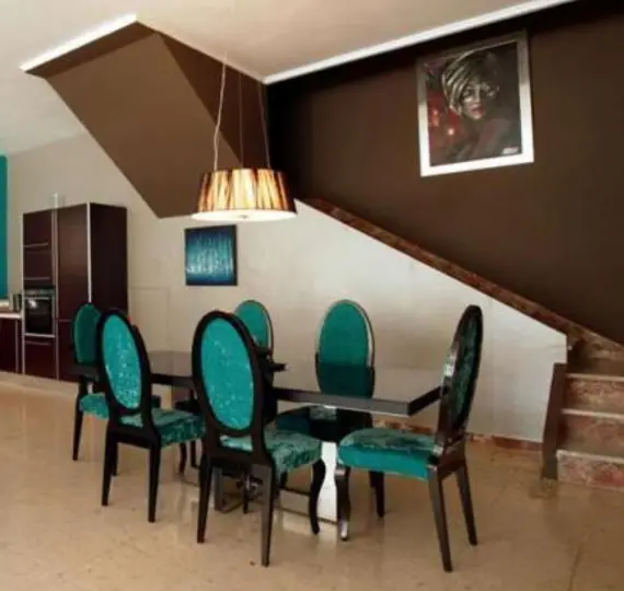 Venta de villa independiente en Nueva Andalucía