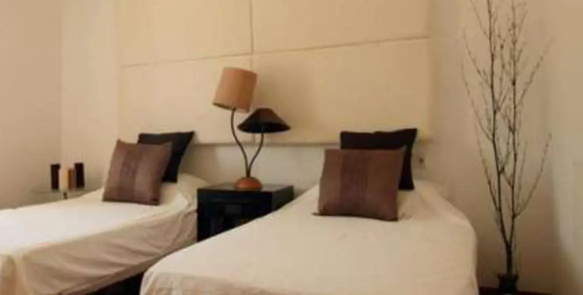 Venta de villa independiente en Nueva Andalucía 11