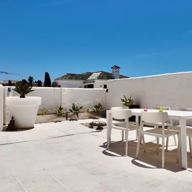Venta de villa independiente en Nueva Andalucía