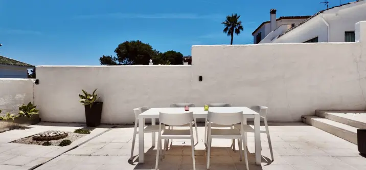 Venta de villa independiente en Nueva Andalucía 4