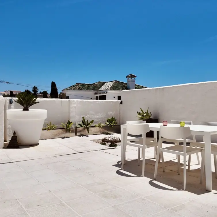 Sale of detached villa in Nueva Andalucía
