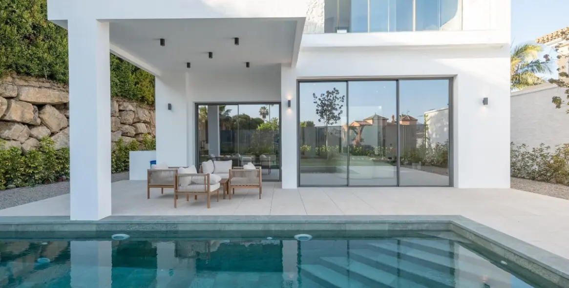 Venta de villa independiente en Estepona 3