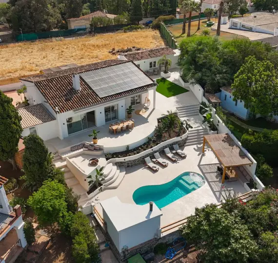 Venta de villa independiente en Guadalmina Alta